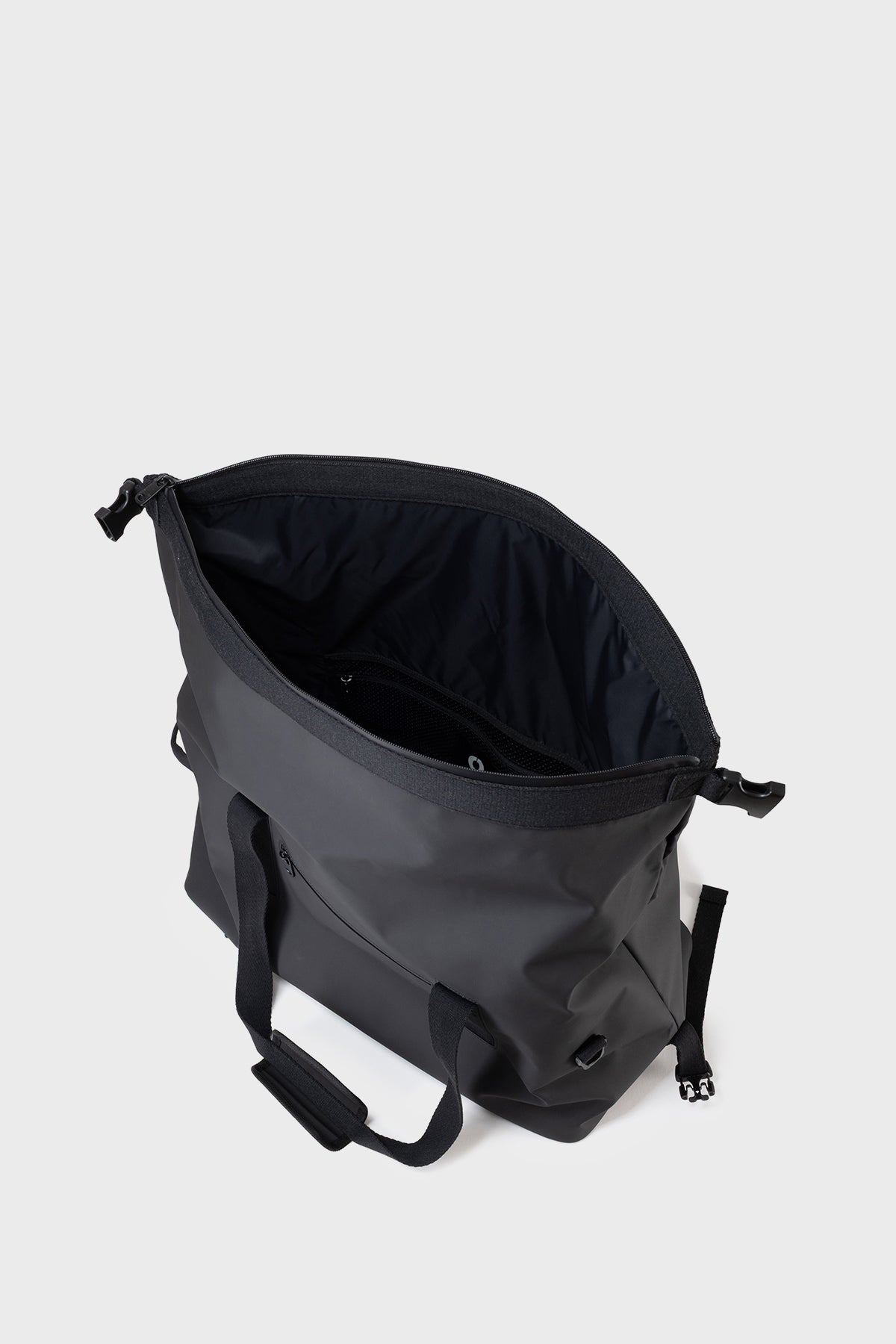 BLACK ARENY WR TRAVEL BAG
