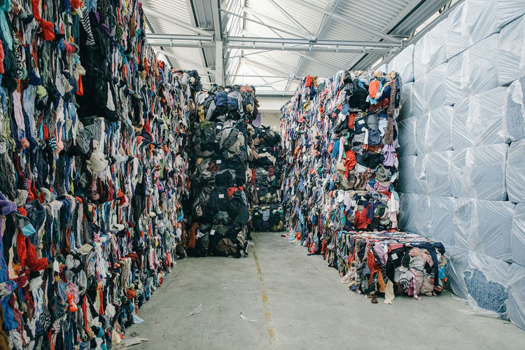 Reciclaje textil: qué es y por qué importa en la moda sostenible