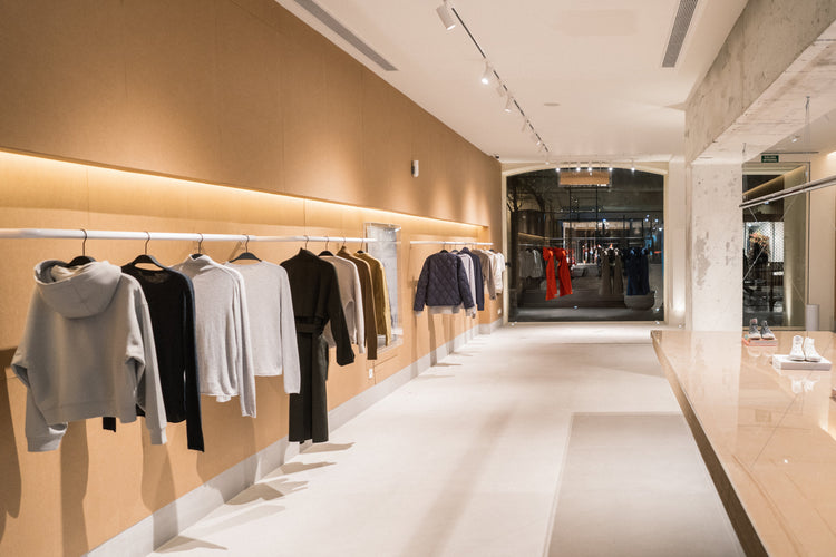 Qué comprar en rebajas: compras conscientes y duraderas
