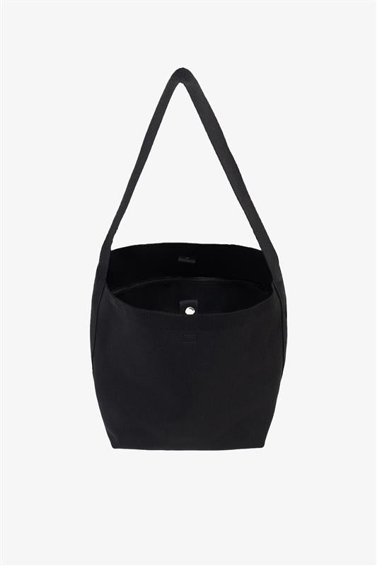 PLAIN BLACK MARTA TIKA BUCKET BAG
