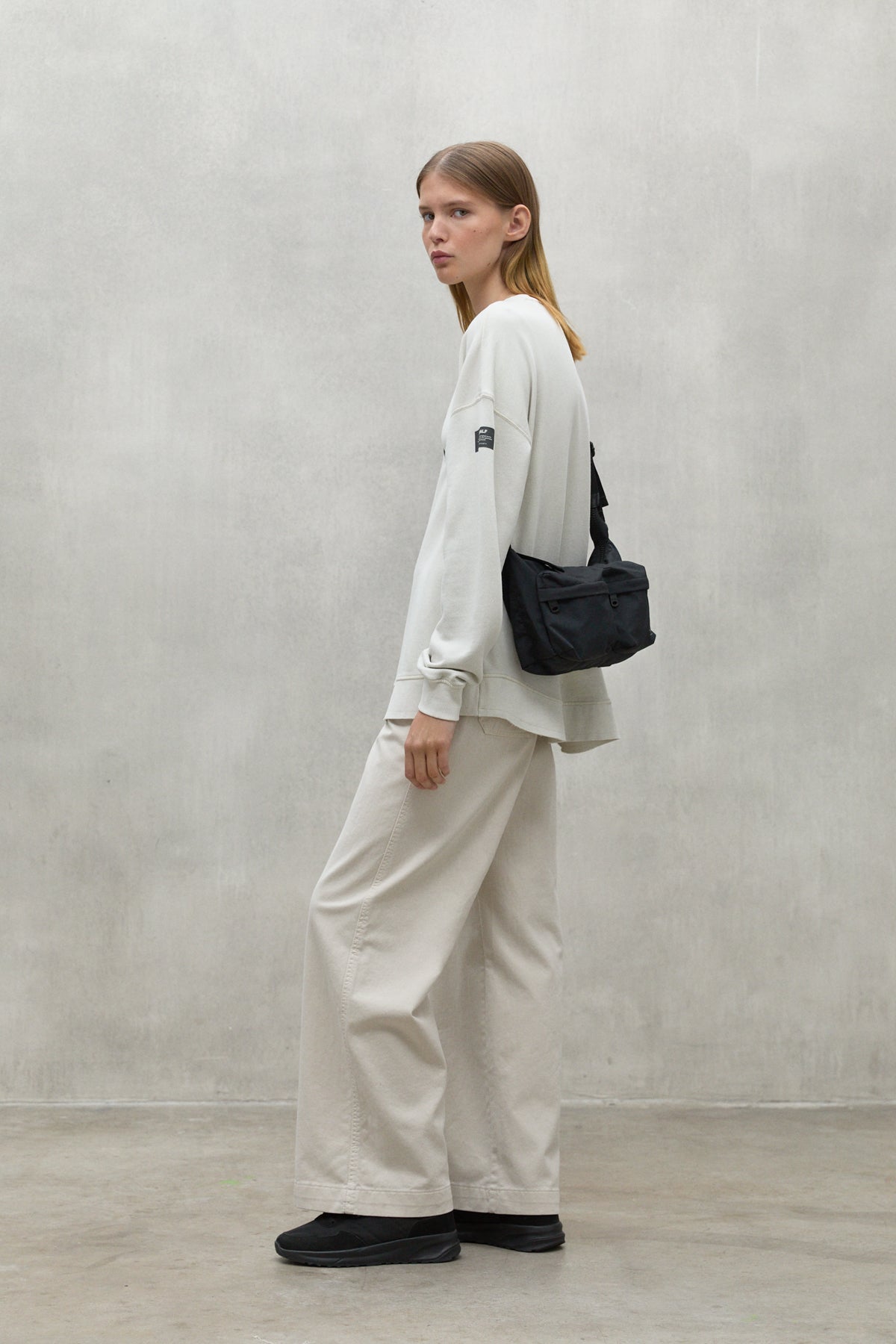 UMHÄNGETASCHE DANI SCHWARZ