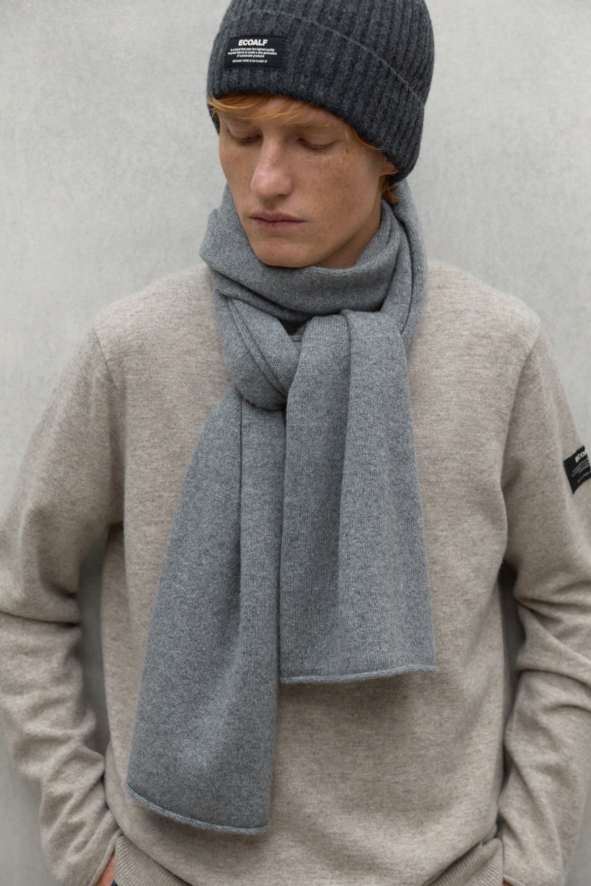 GREY WOOL SCARF