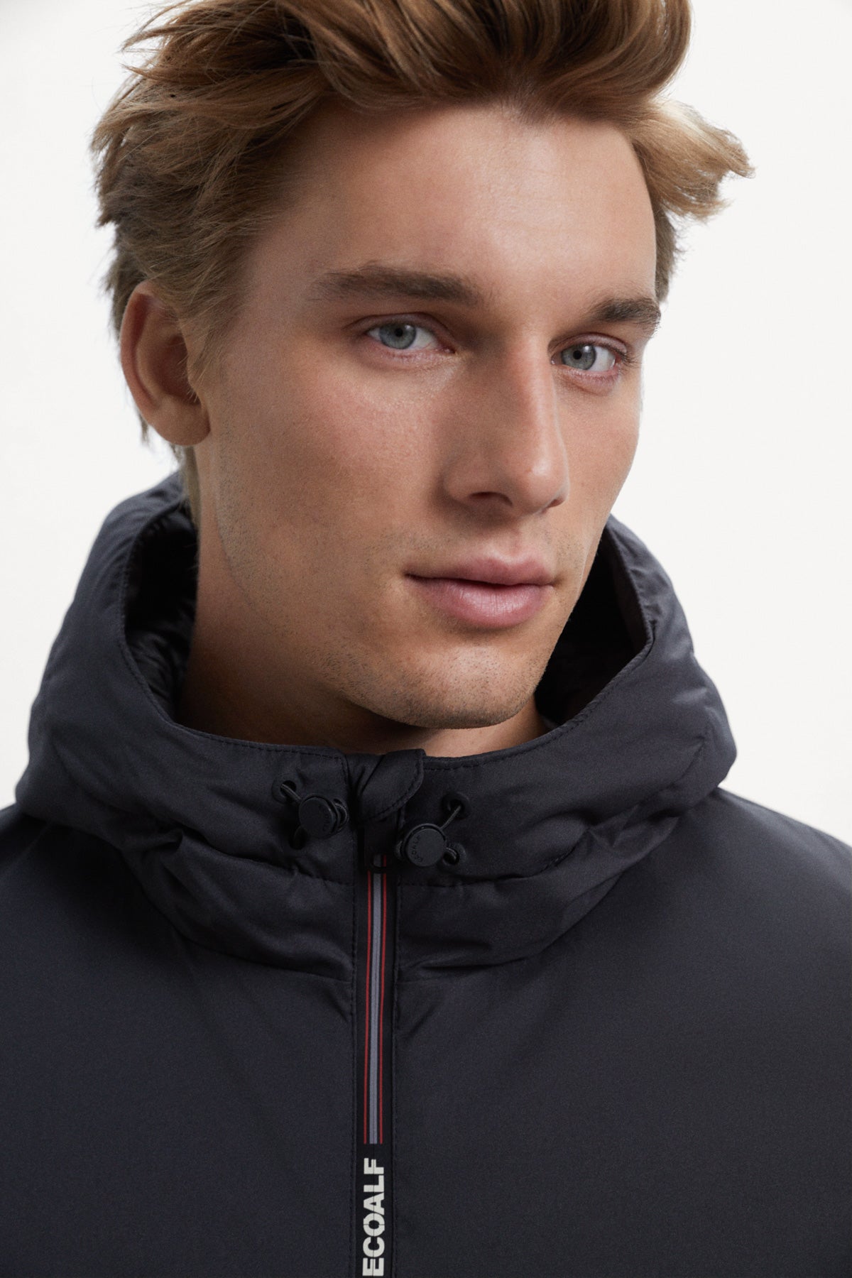 Cartes jacket with a hood to protect you from the rain | ECOALF