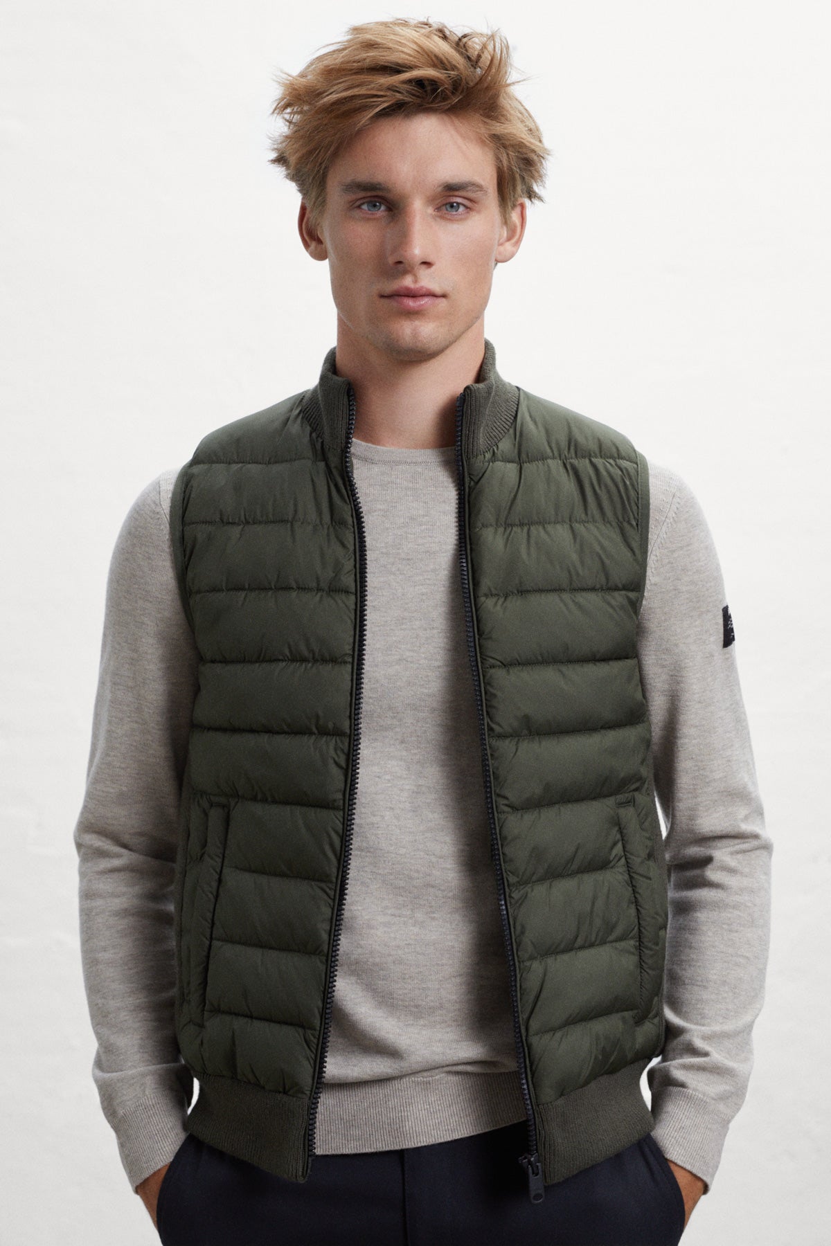 GREEN TRIM KNITTED VEST 