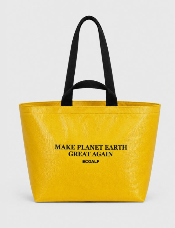 De una lona gigante a un bolso