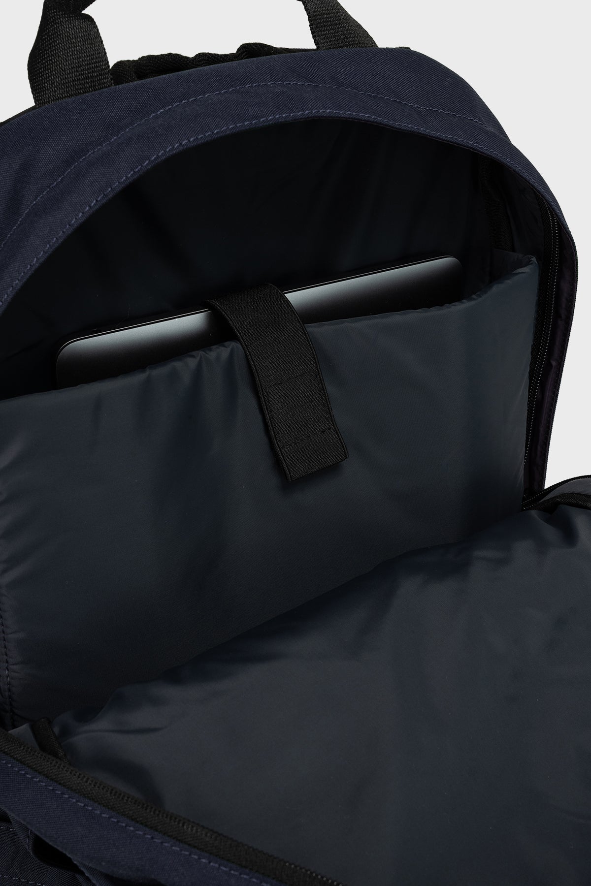 MOCHILA BERGEN AZUL MARINO