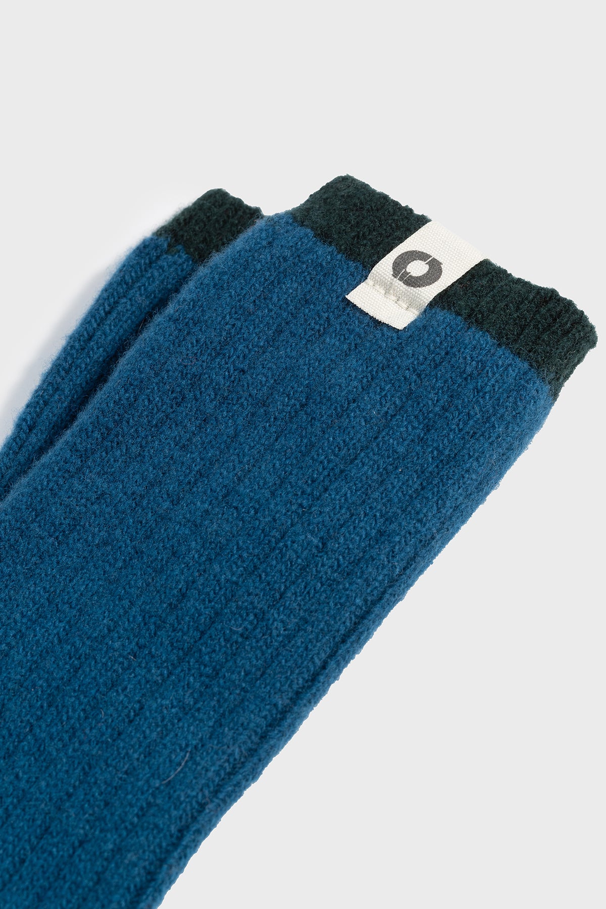 BLUE CONTRASTE LONG SOCKS
