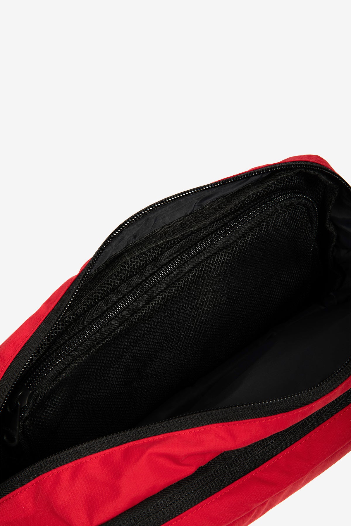 RED OSLO TOILETRY BAG