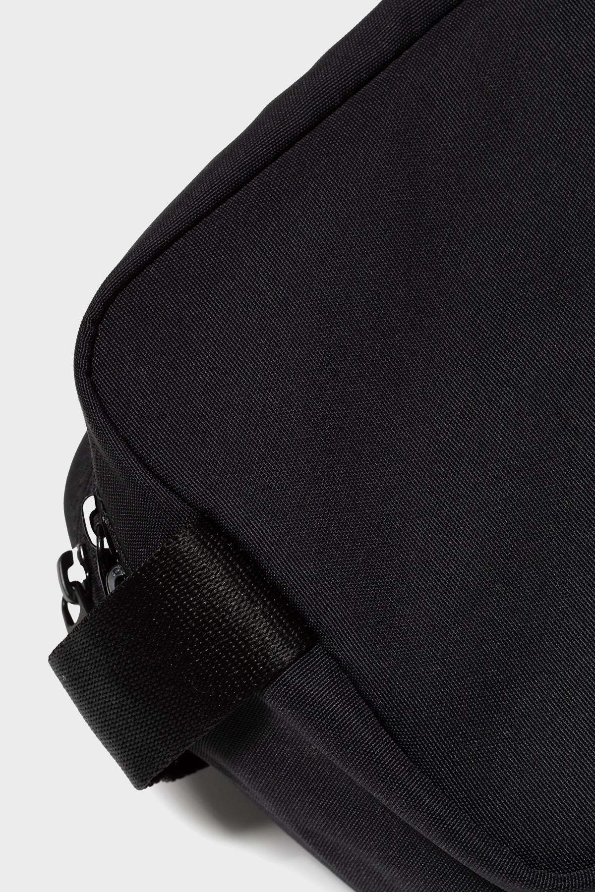 NECESER SPORT NEGRO
