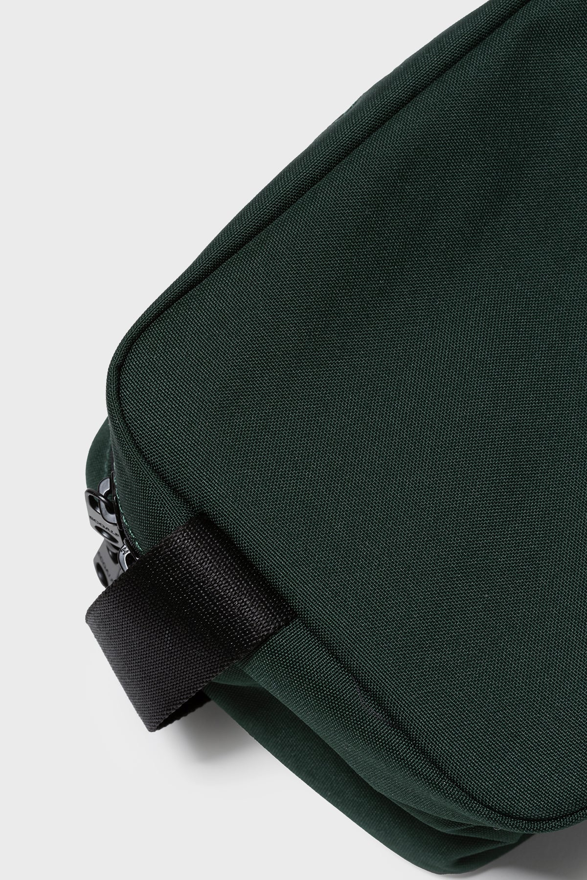 NECESER SPORT VERDE OSCURO