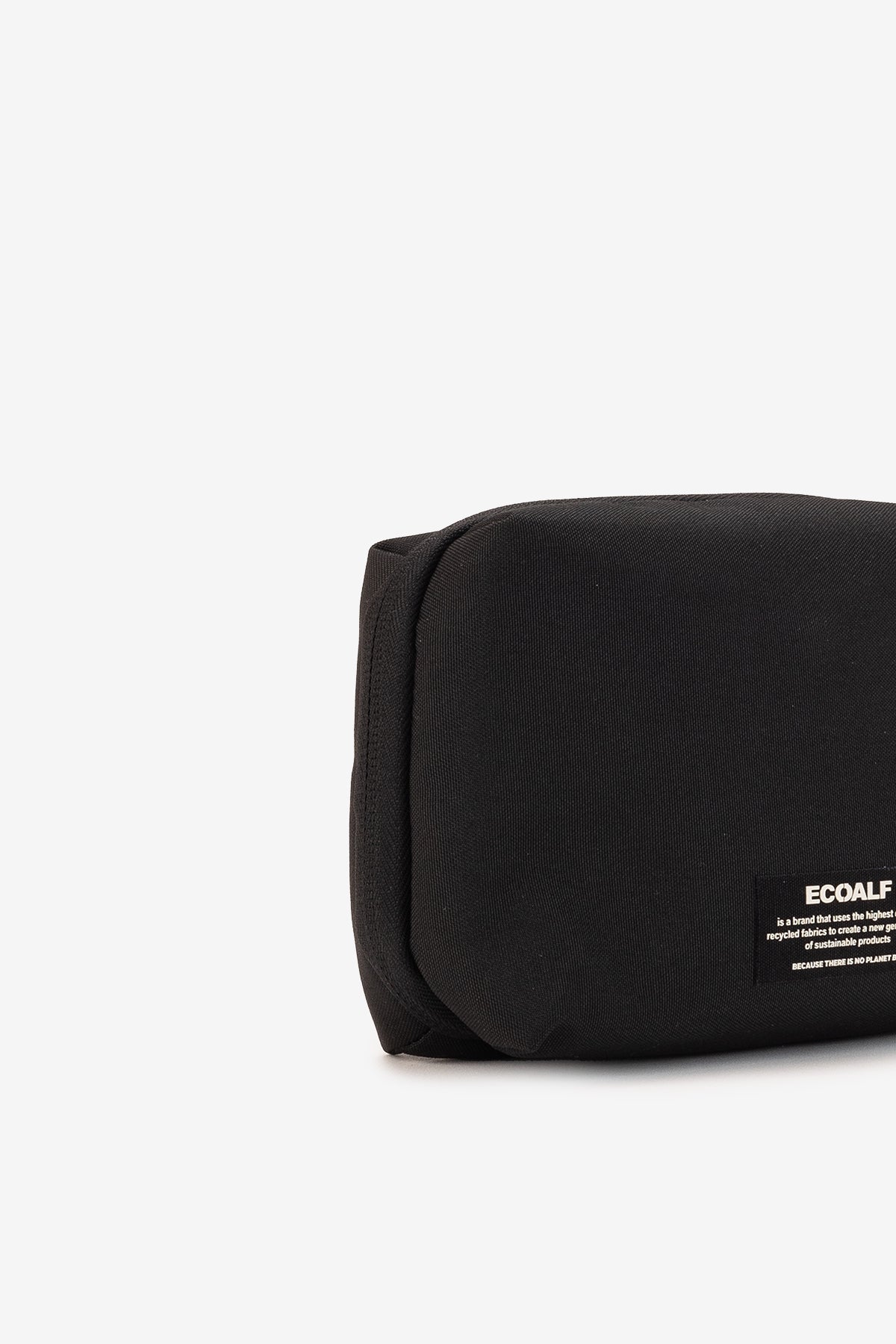 BLACK WAKAI TOILETRY BAG