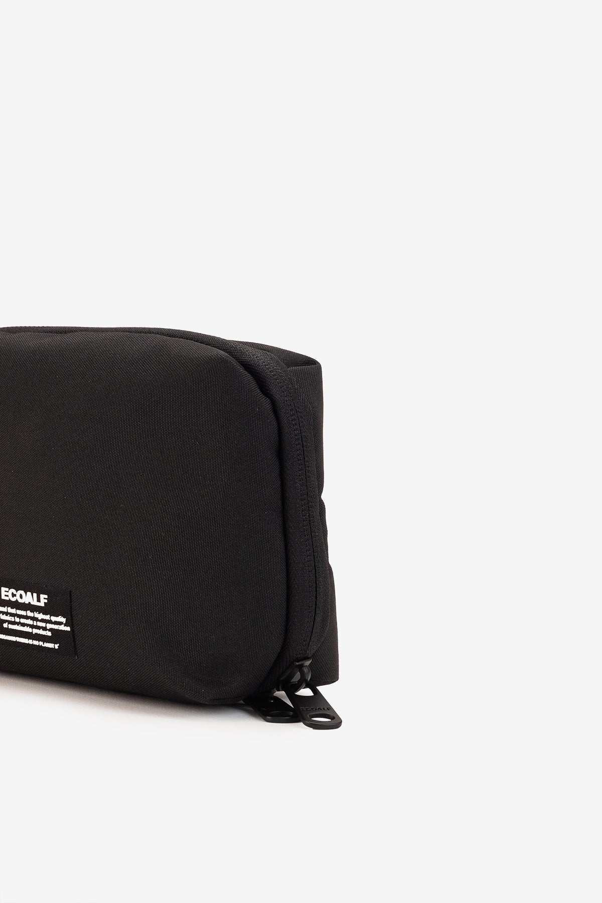 BLACK WAKAI TOILETRY BAG