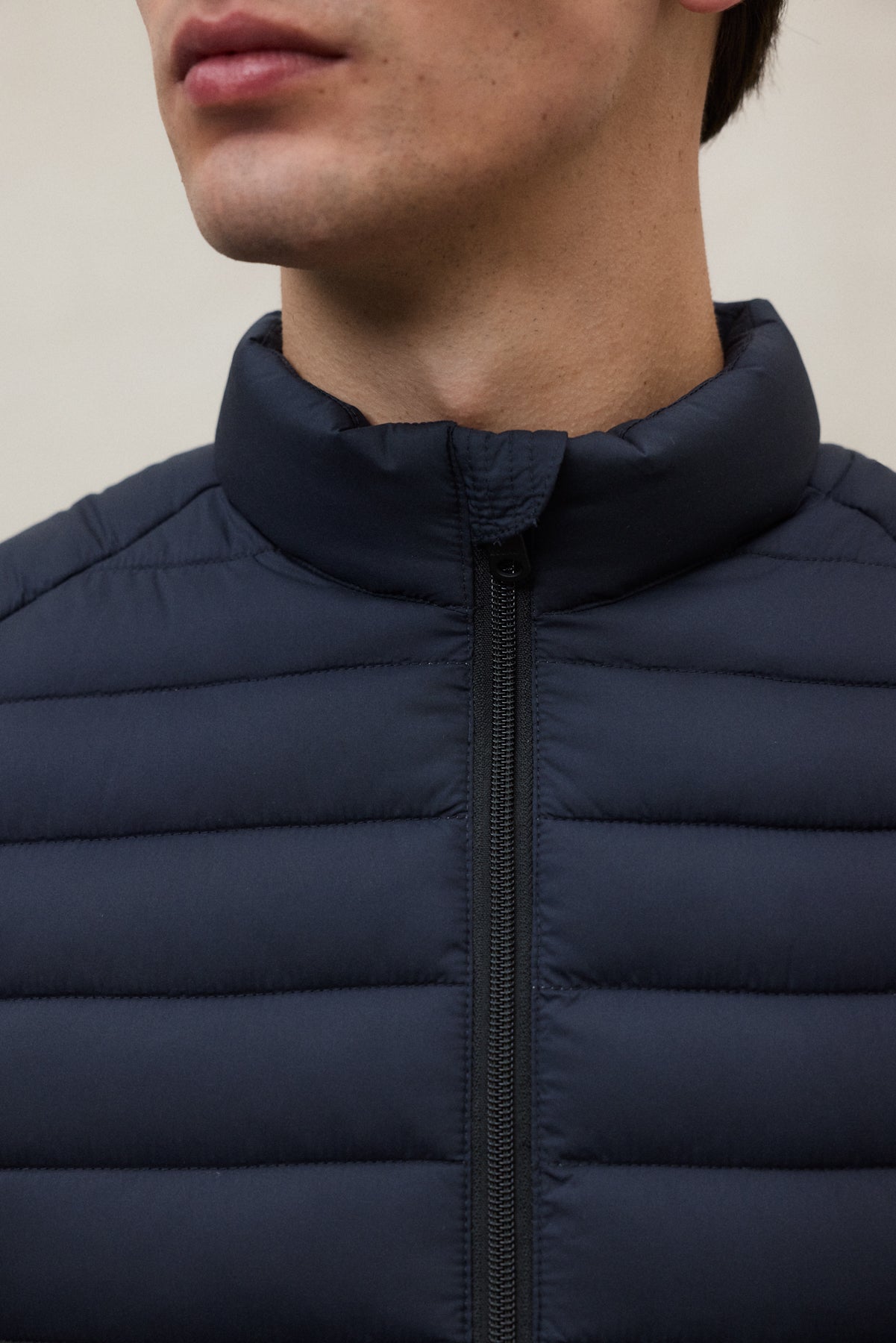 NAVY BLUE CARDIFF VEST