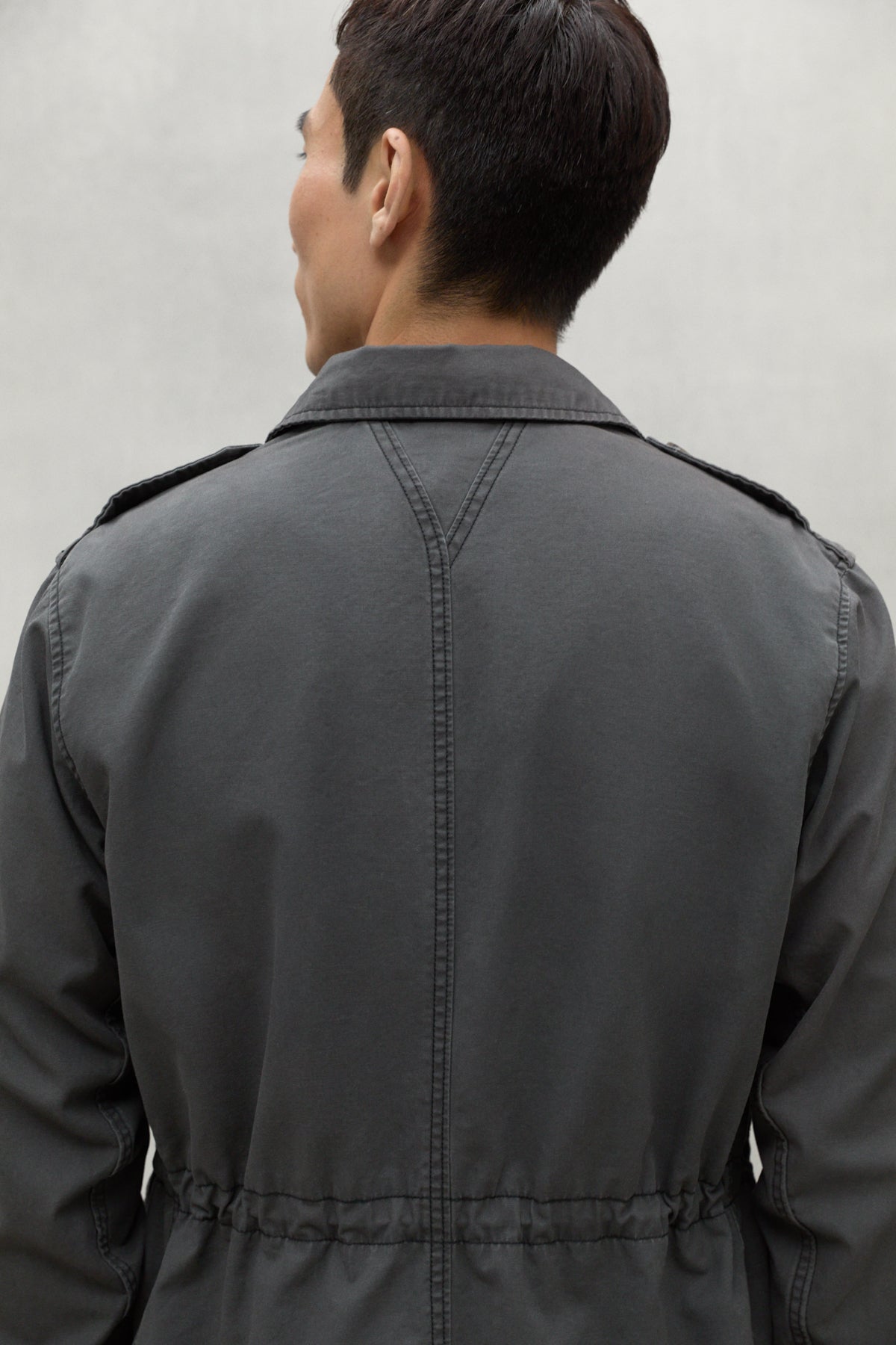 CHAQUETA LAWU GRIS OSCURO