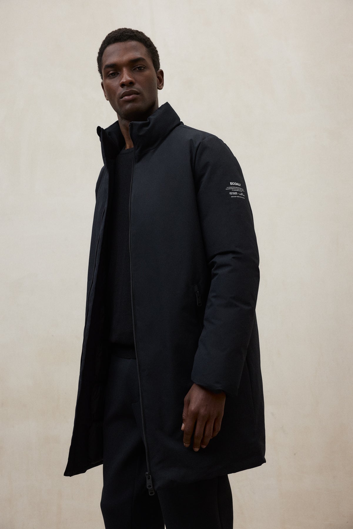 BLACK LEVOR COAT