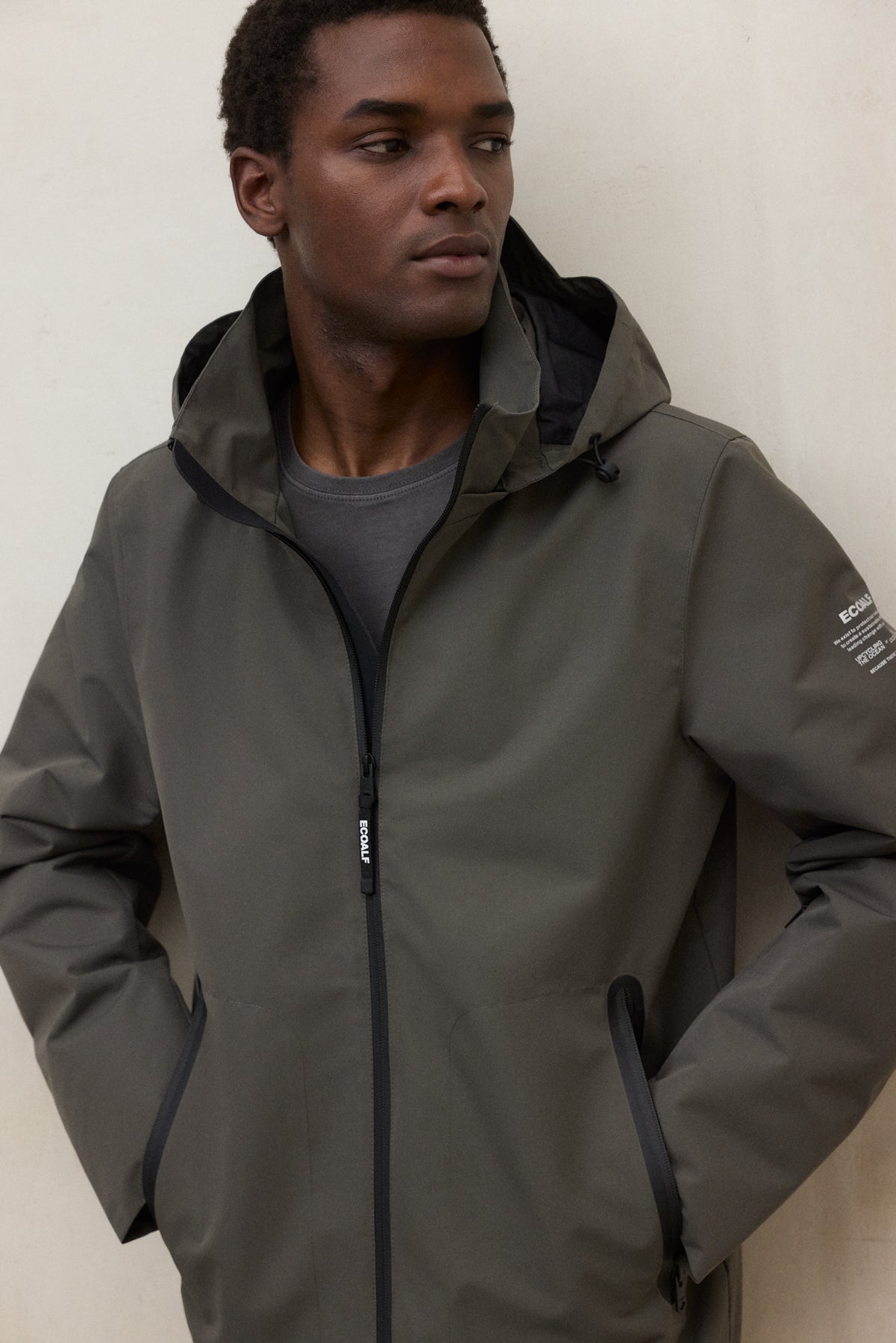 Abrigo Largo Para Hombre ECOALF - Impermeable, Con Capucha Y Cremallera, Color Verde
