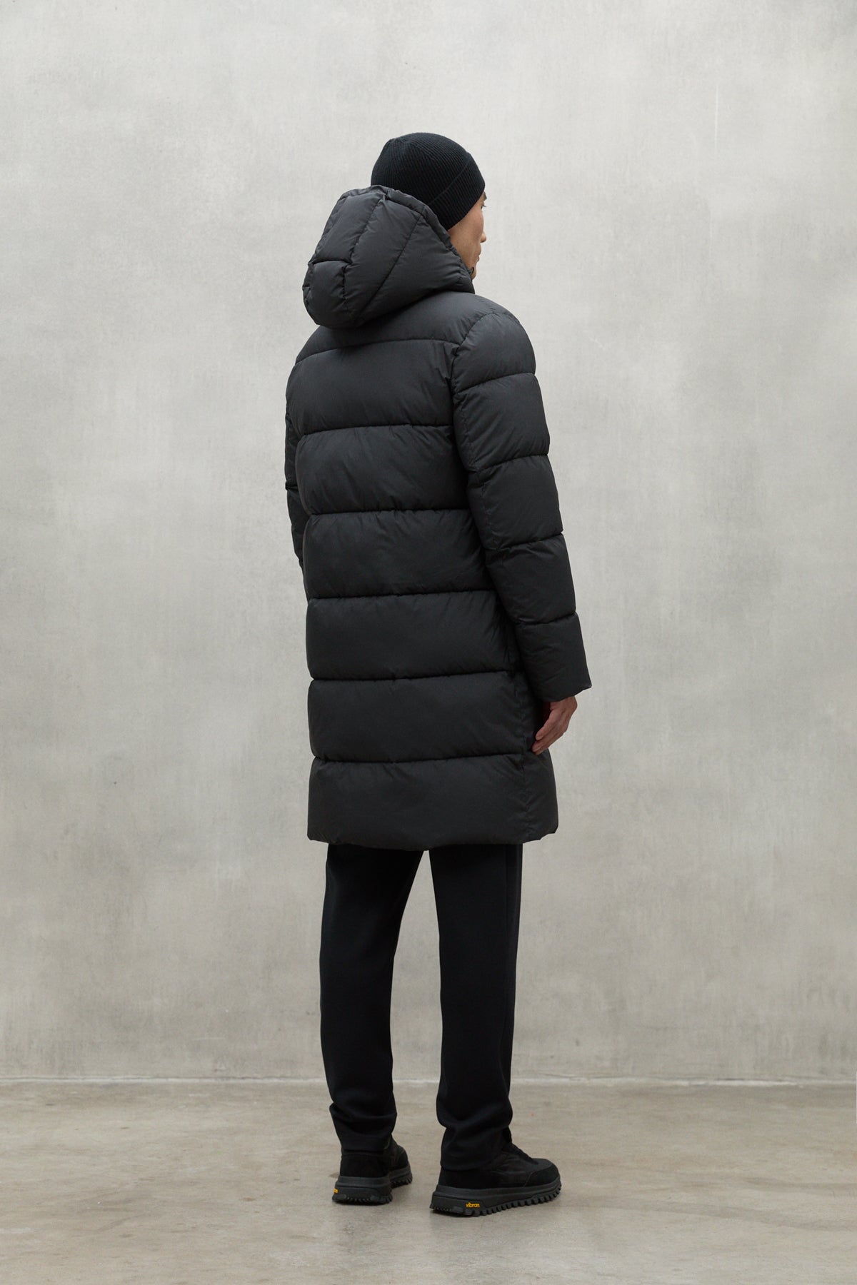 ABRIGO VELAN GRIS OSCURO