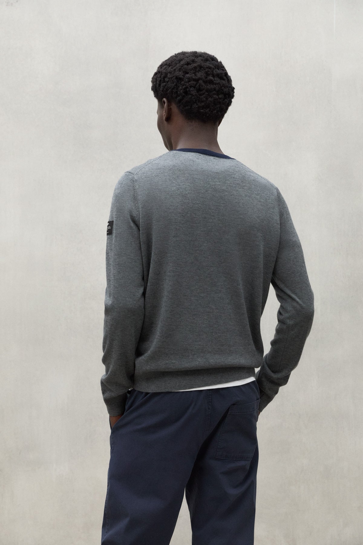 GREY BLOCNE KNITTED SWEATER