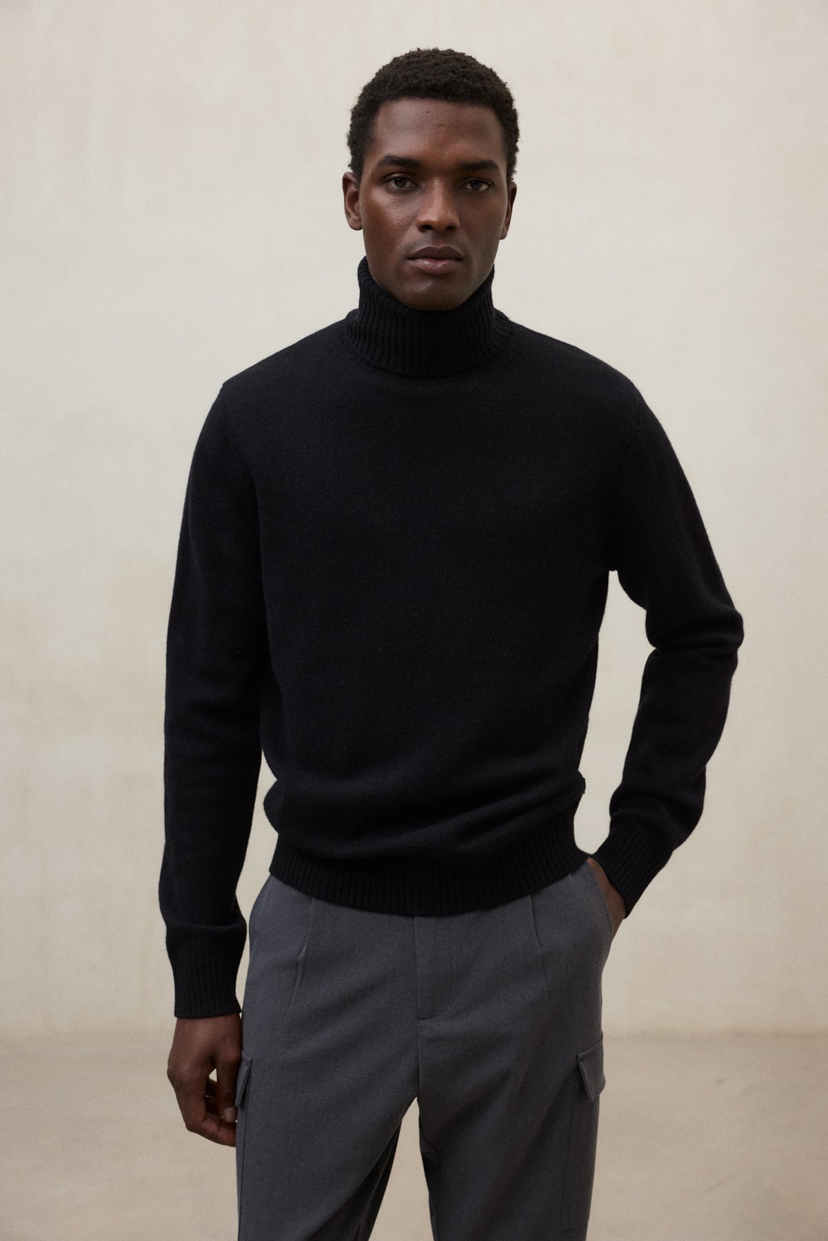 PULLOVER BRUN SCHWARZ