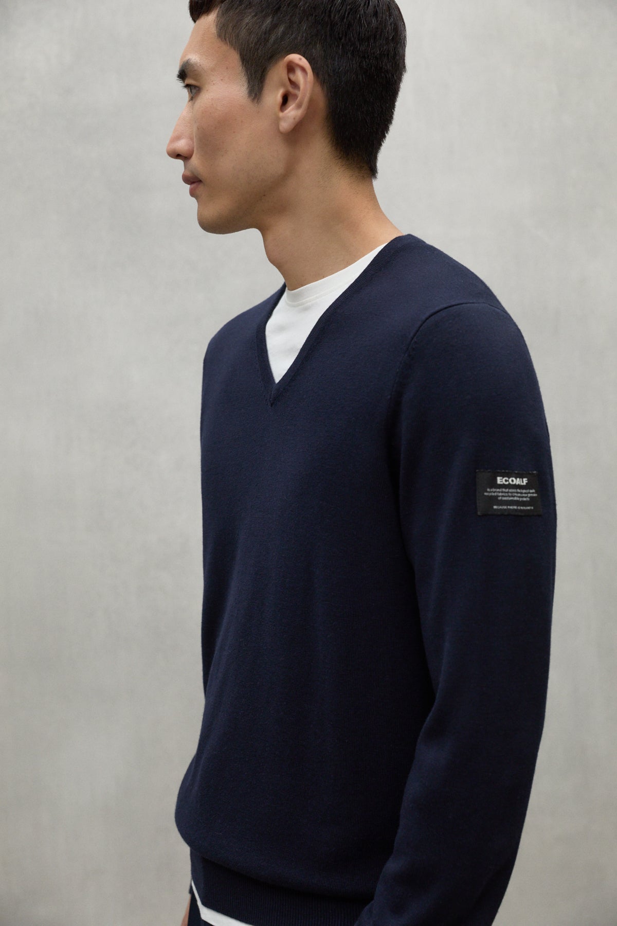 NAVY BLUE FERRO SWEATER
