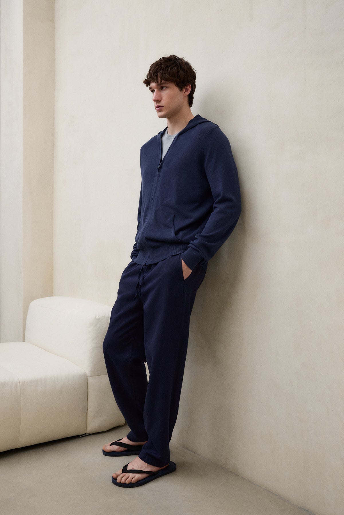 NAVY BLUE KIRKIA SWEATER