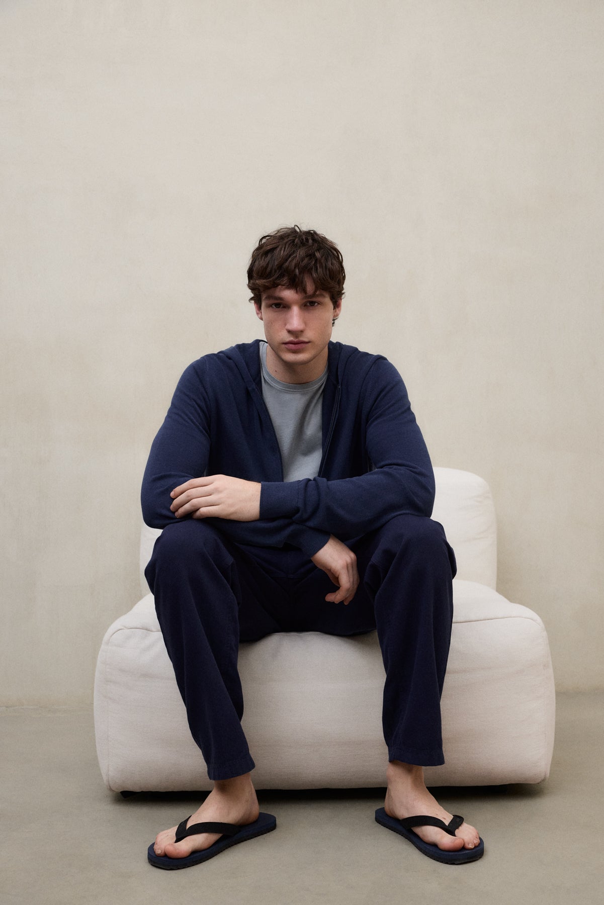 NAVY BLUE KIRKIA SWEATER