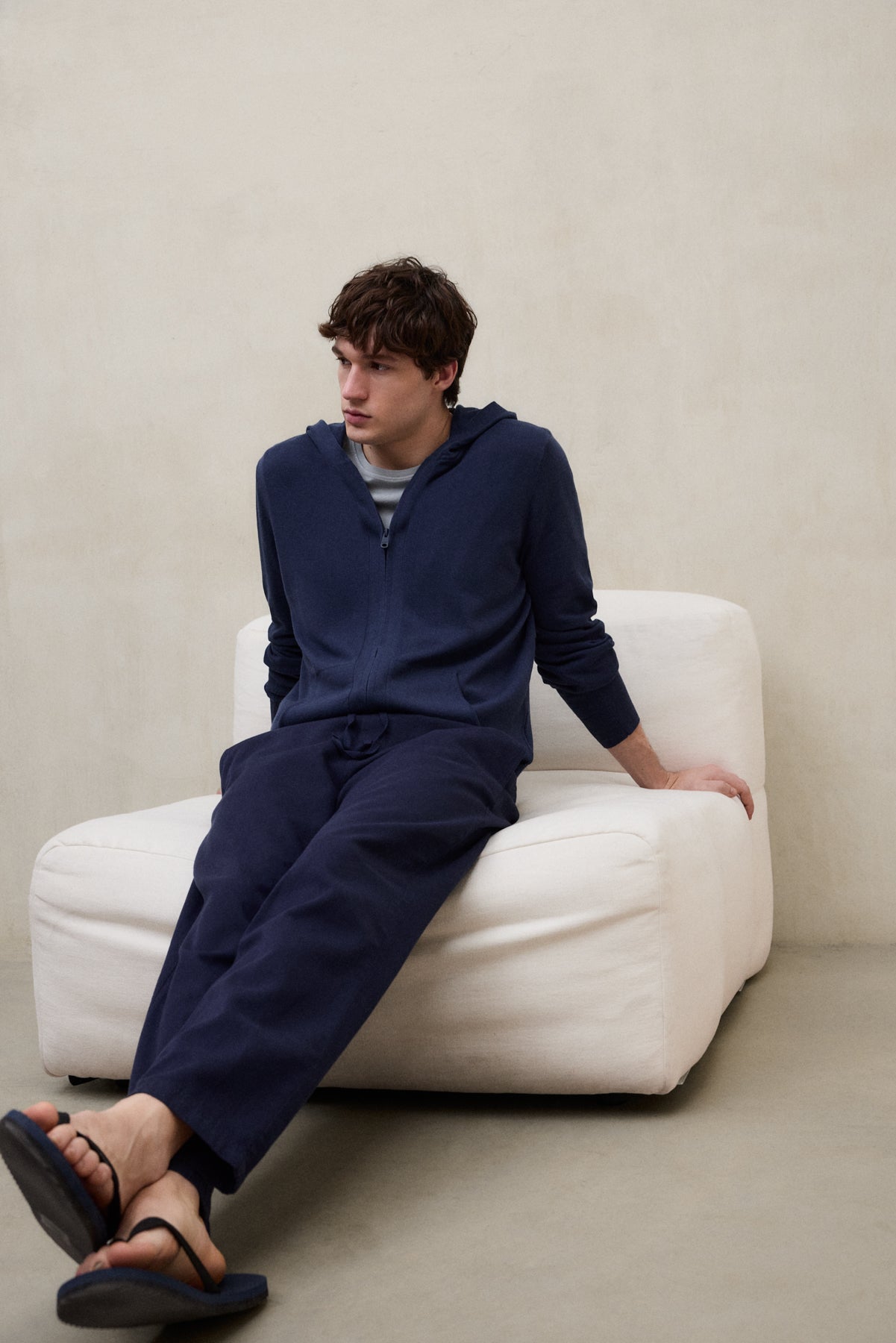 NAVY BLUE KIRKIA SWEATER