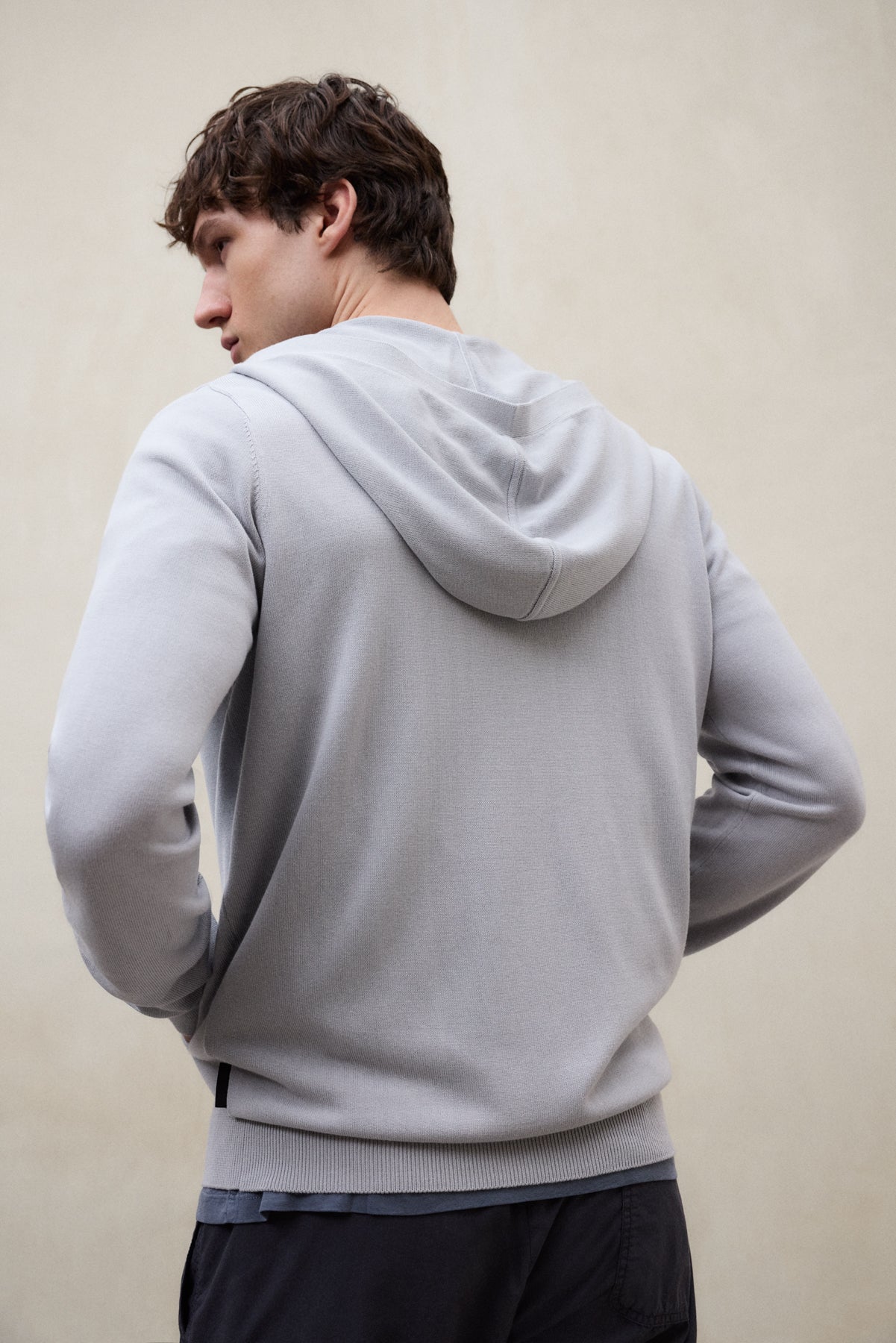 GREY KIRKIA SWEATER