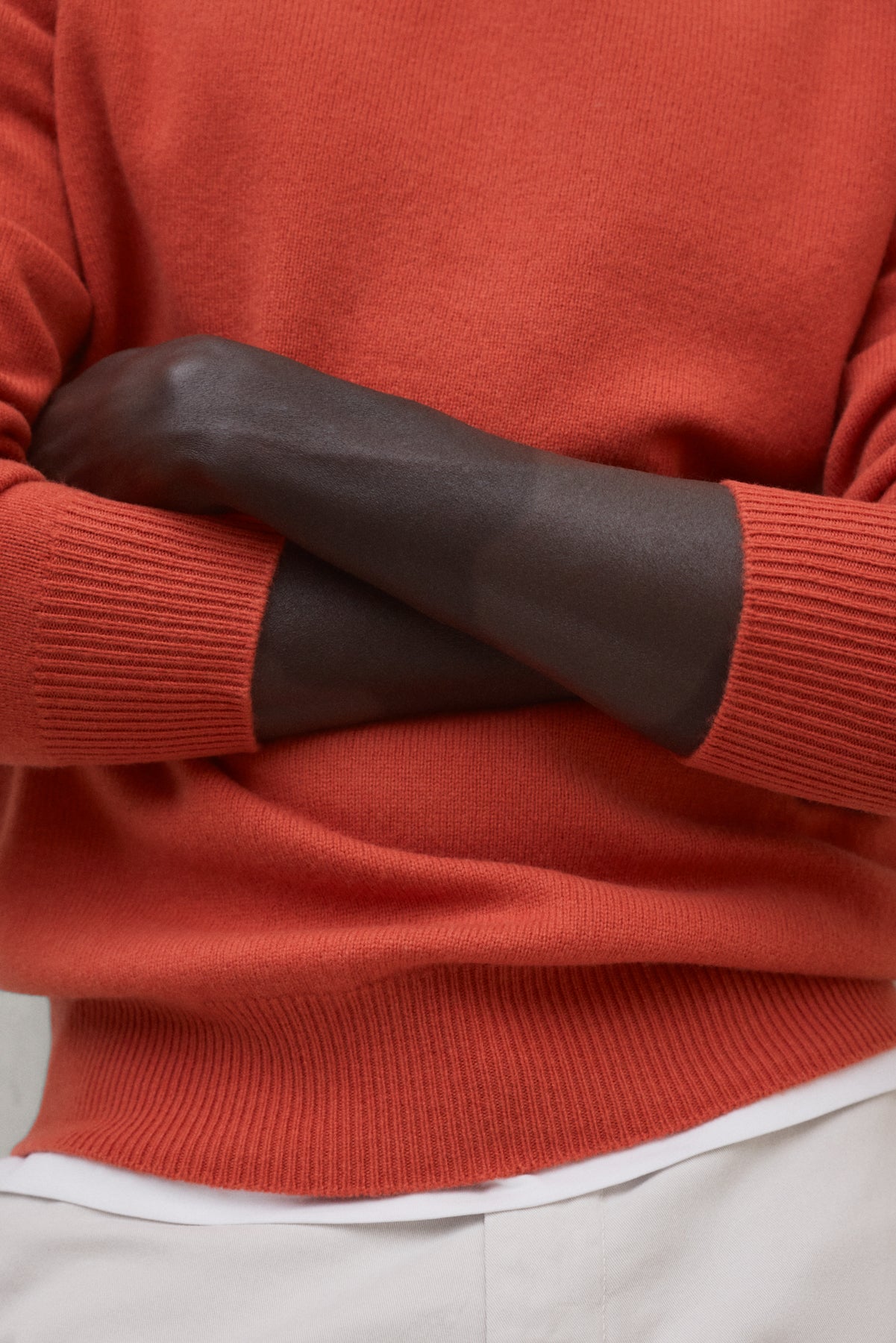 ORANGE LAGUNA SWEATER WITH LABEL