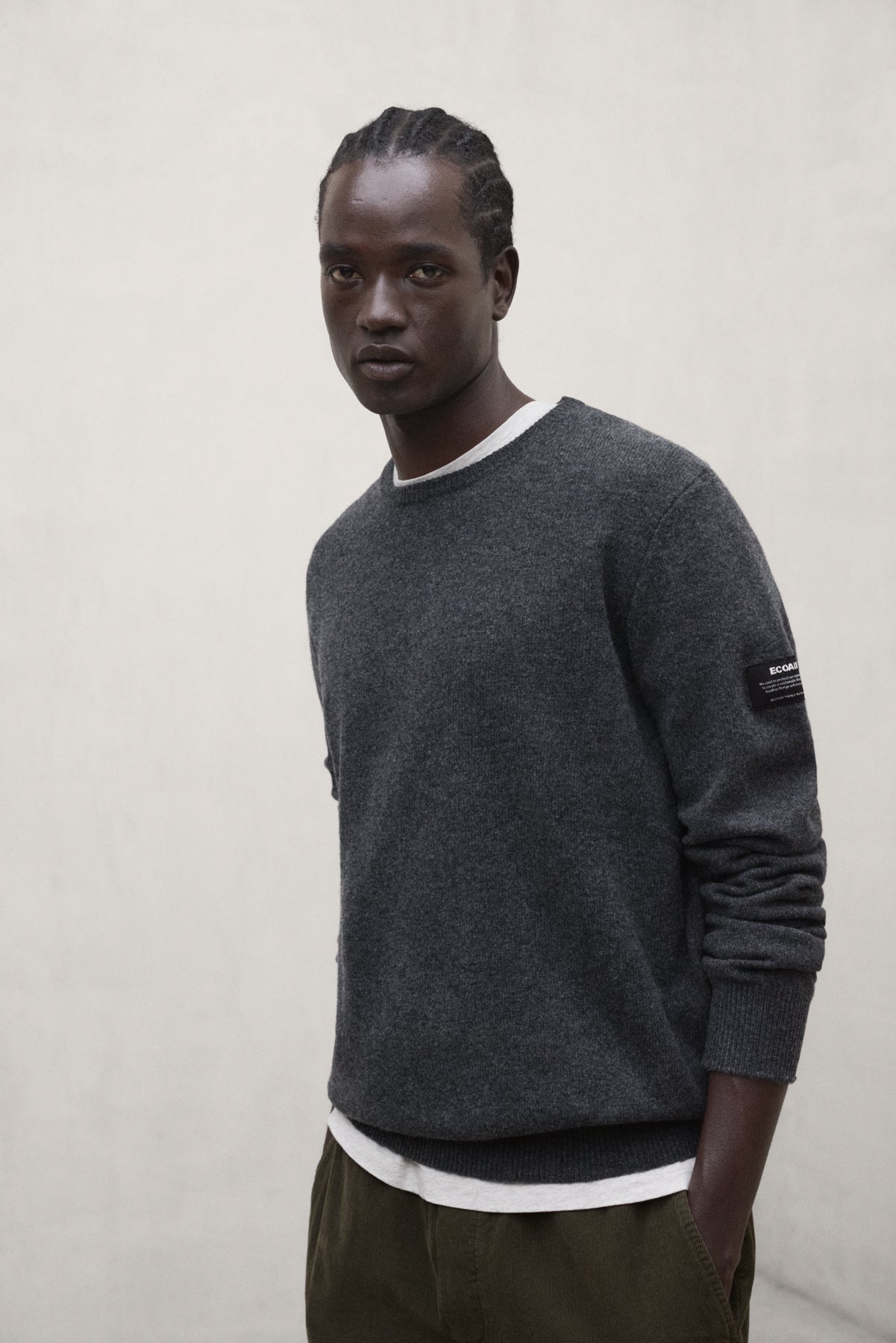 DARK GREY LAGUNA SWEATER WITH LABEL