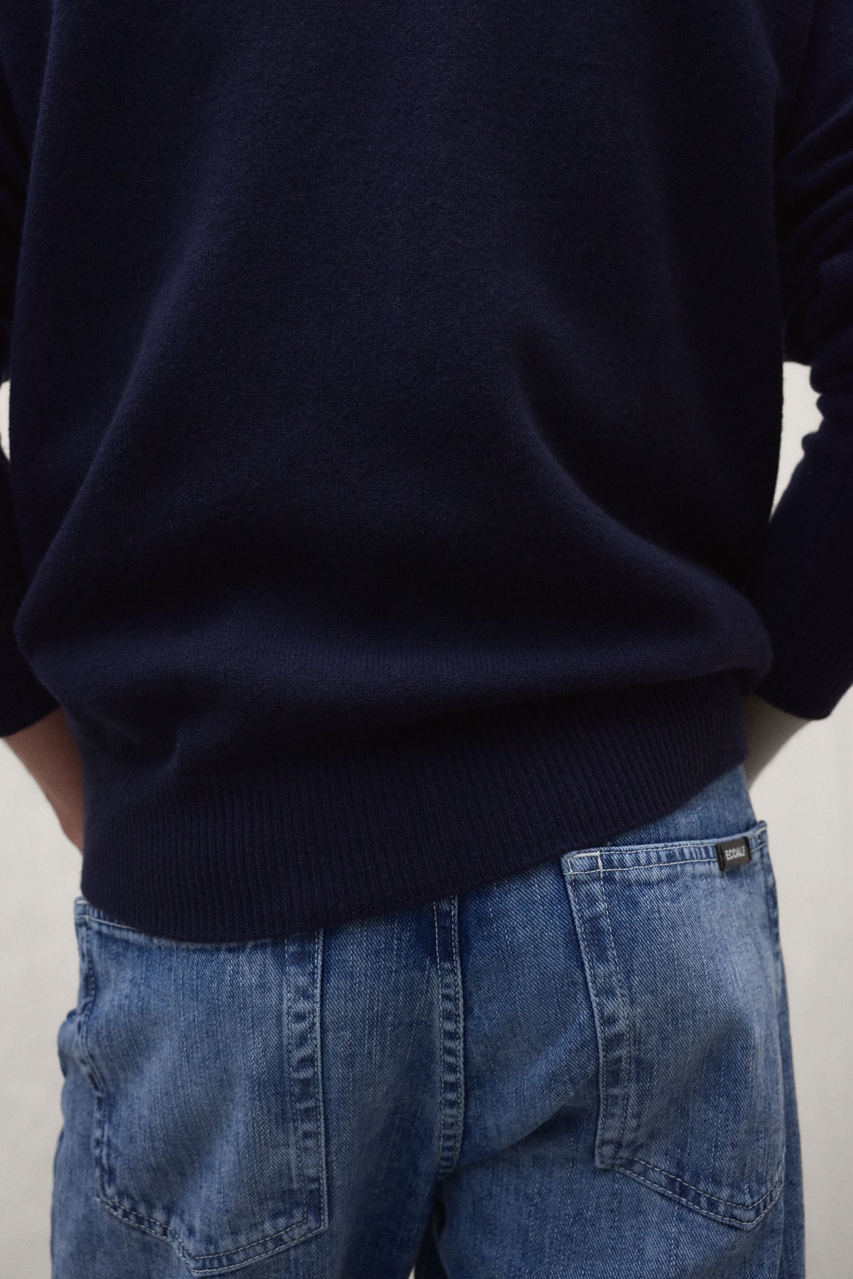NAVY BLUE LAGUNA SWEATER