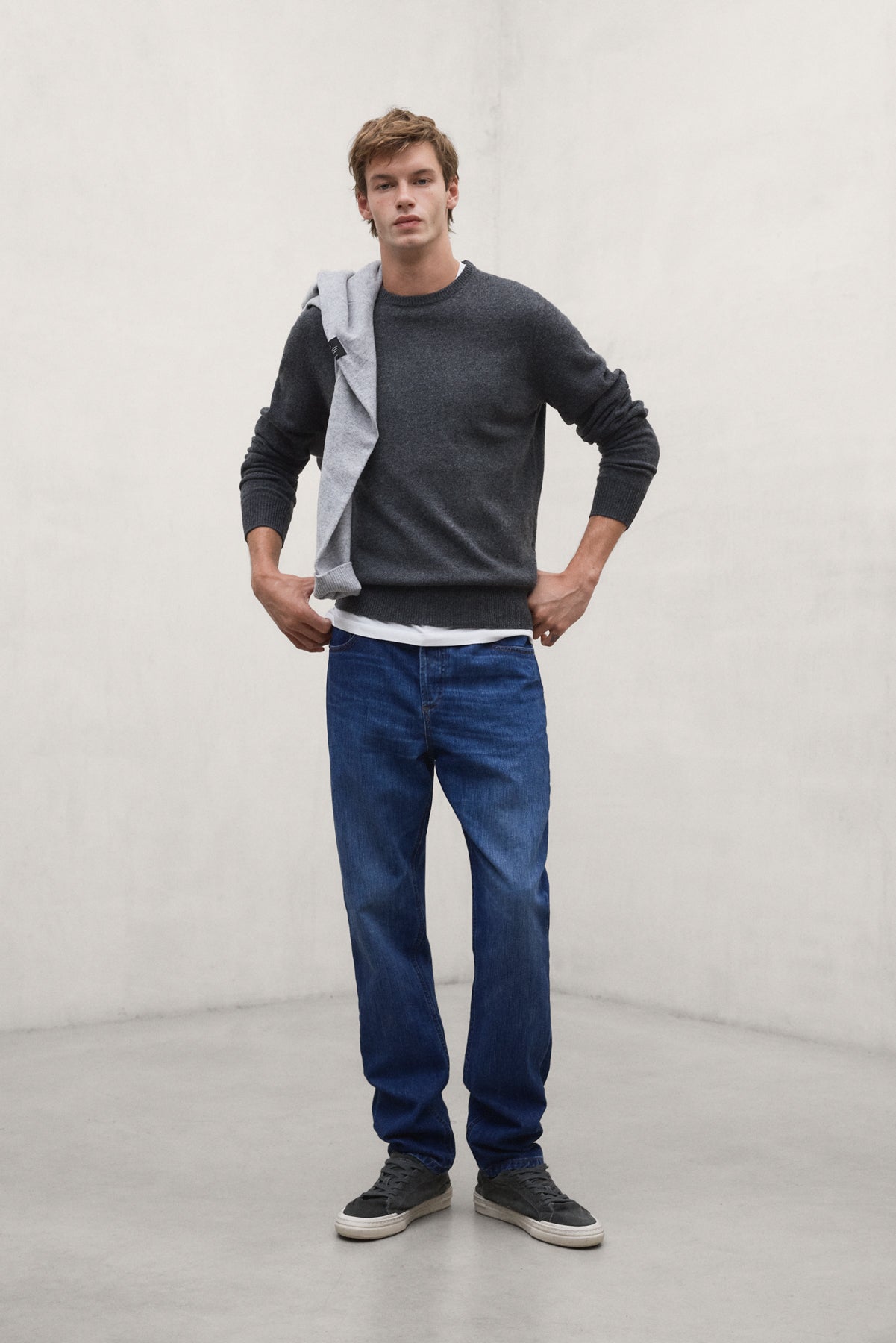 DARK GREY LAGUNA SWEATER