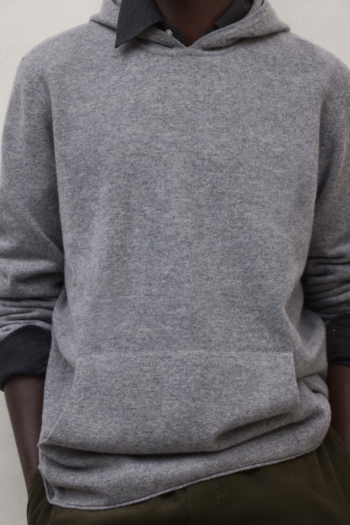 GRAUER MUGGA-PULLOVER