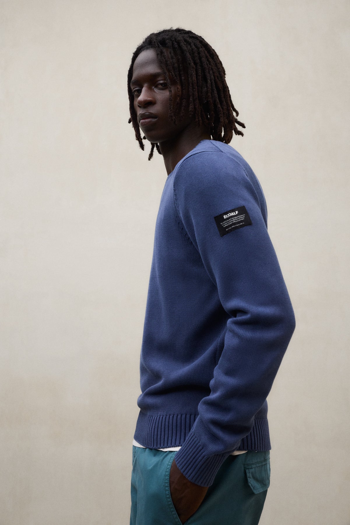 NAVY BLUE TAIL SWEATER