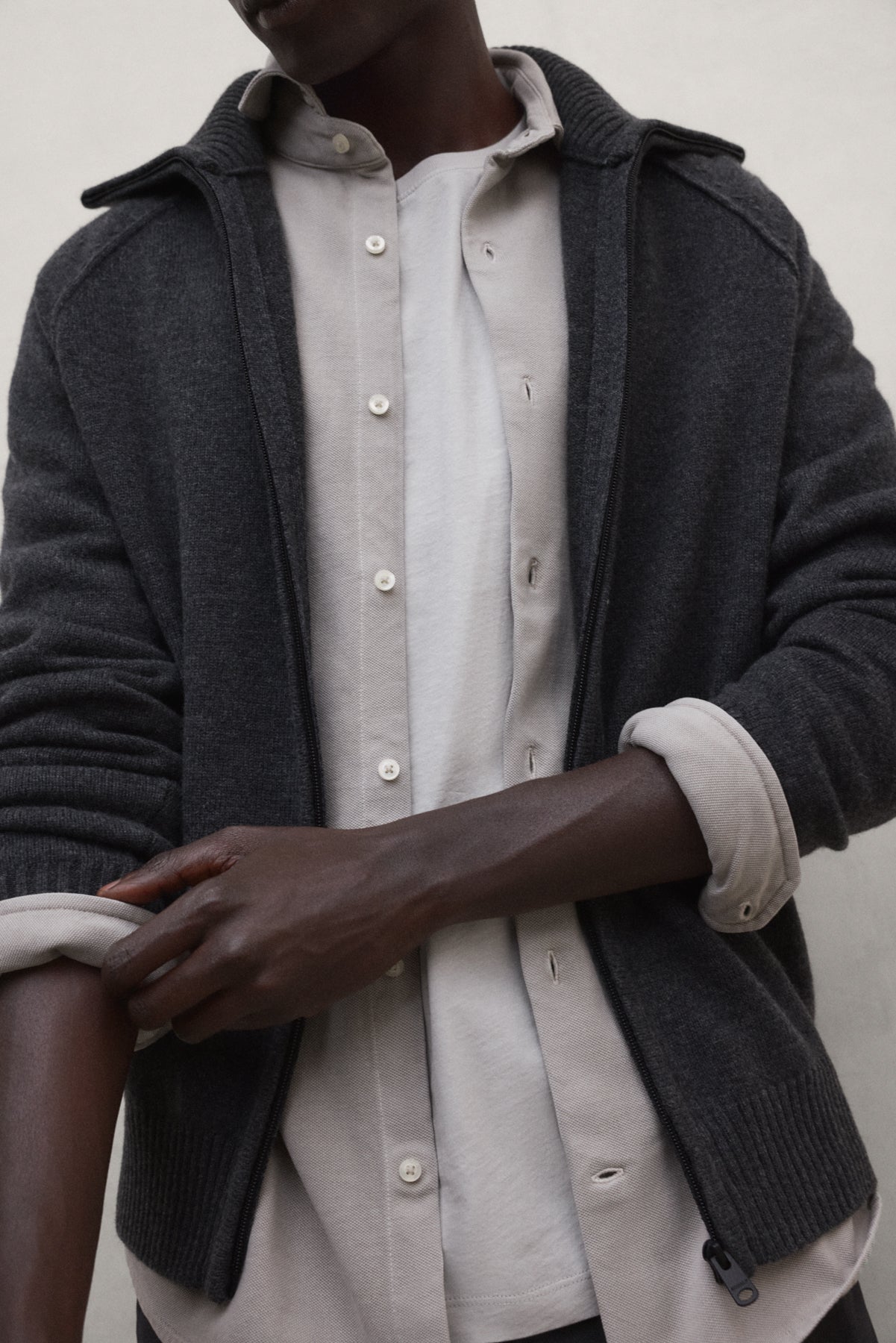 DARK GREY UBEDO SWEATER