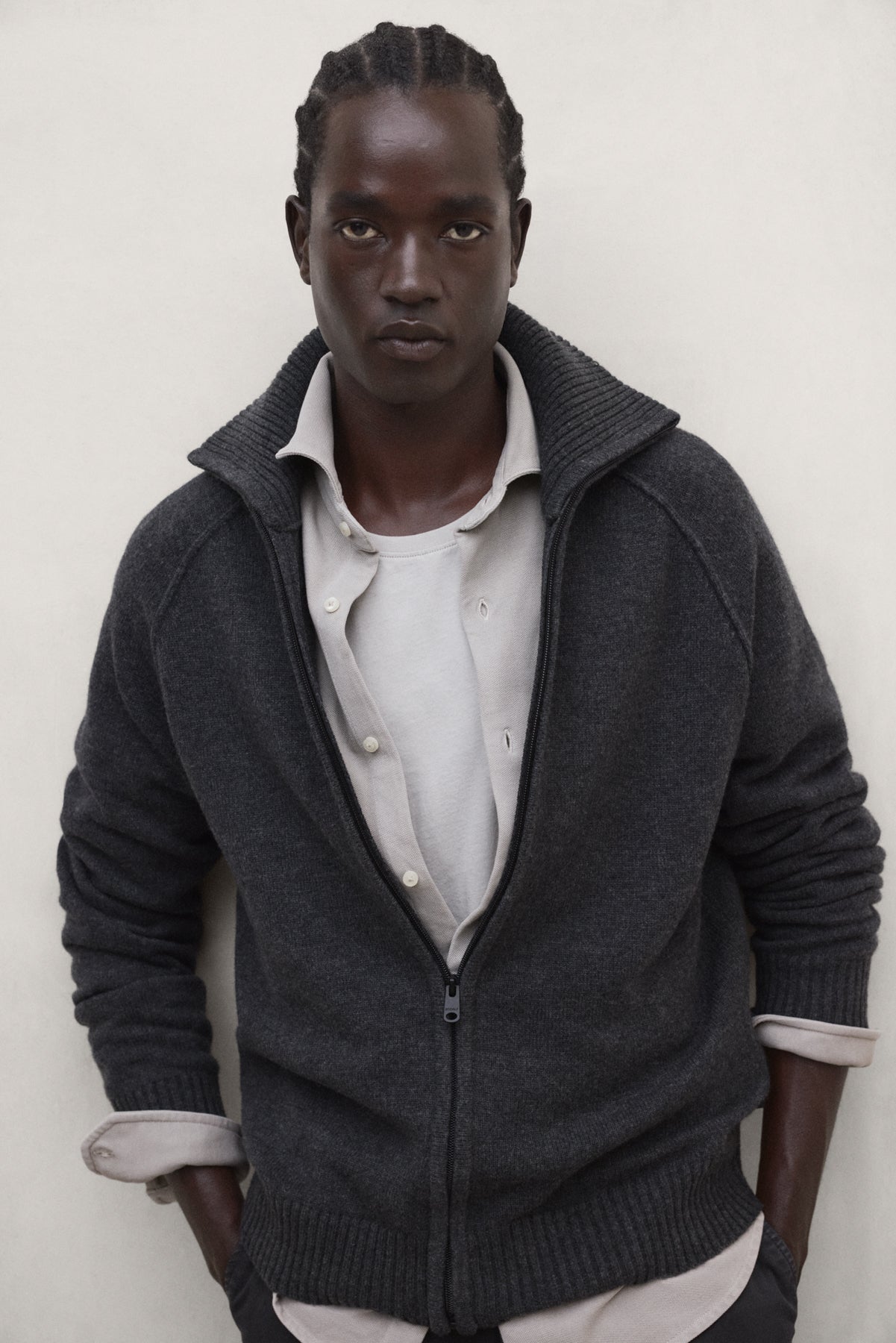 DARK GREY UBEDO SWEATER