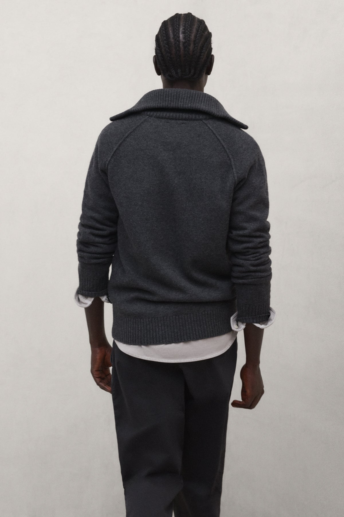 DARK GREY UBEDO SWEATER