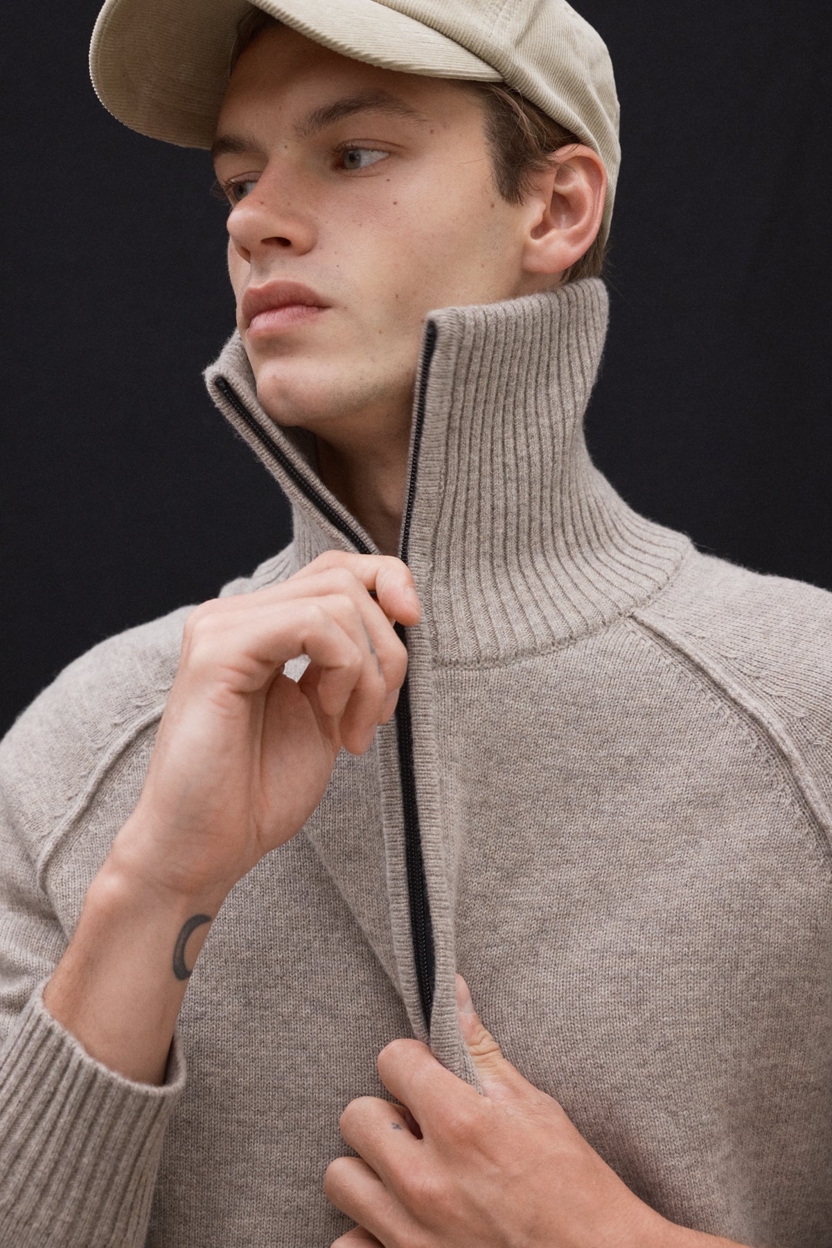 CAMEL UBEDO SWEATER