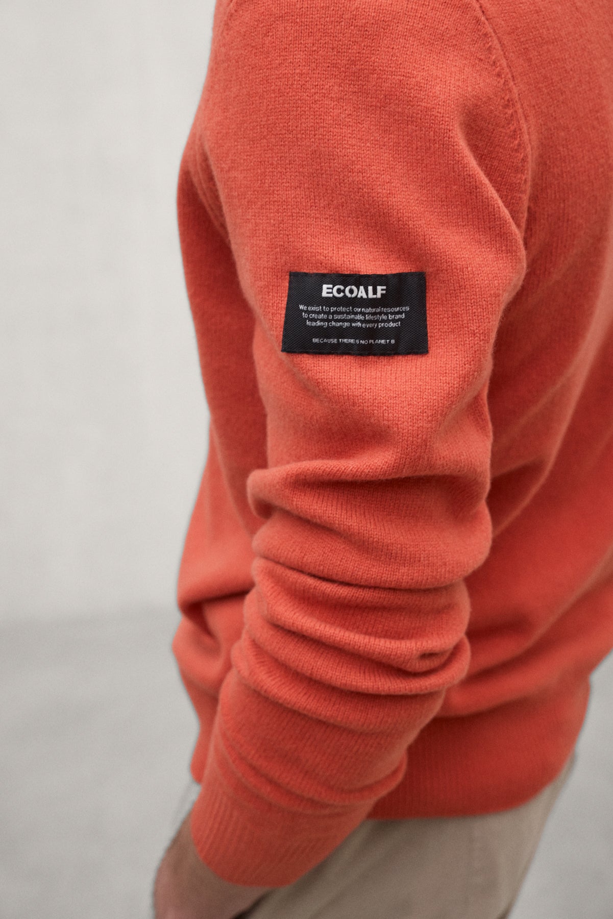 ORANGE VALLE SWEATER WITH LABEL