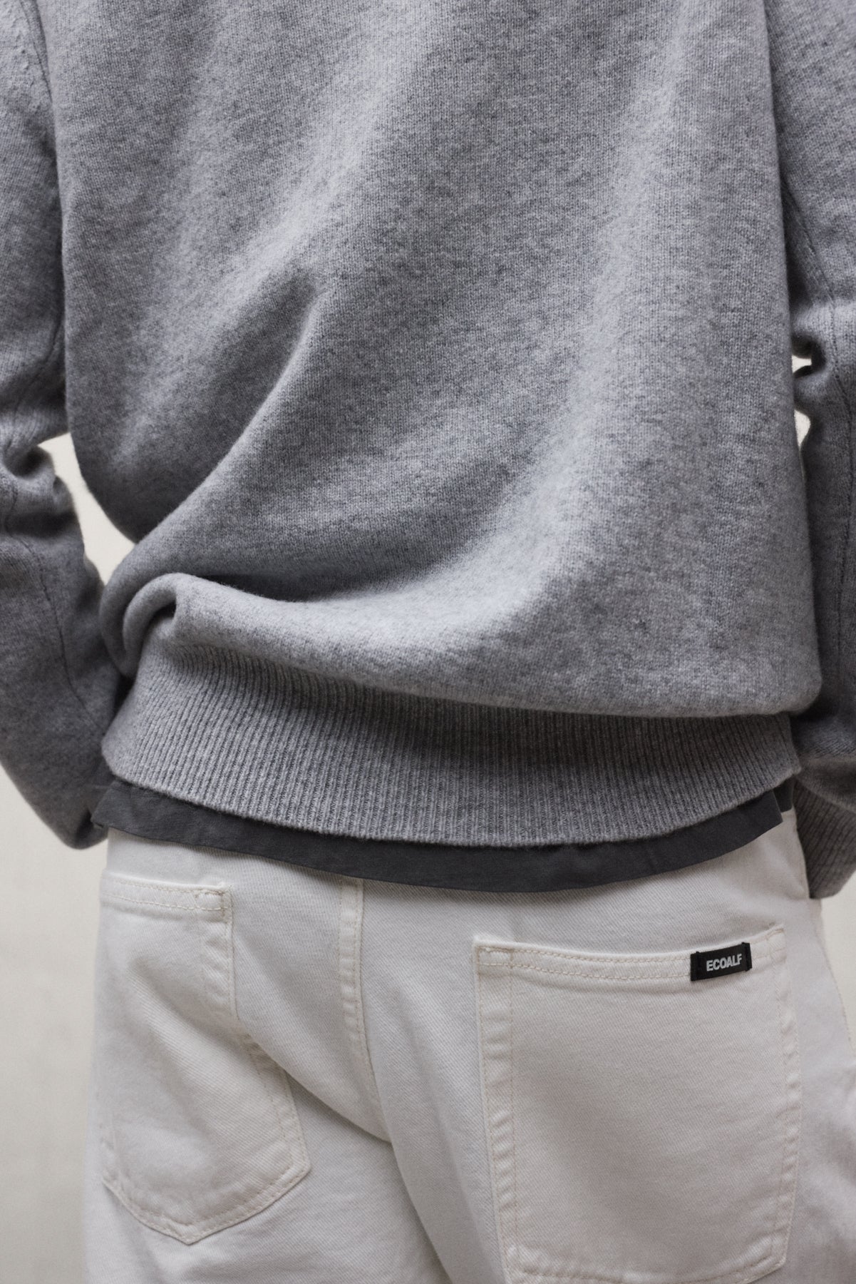 GREY VALLE SWEATER WITH LABEL