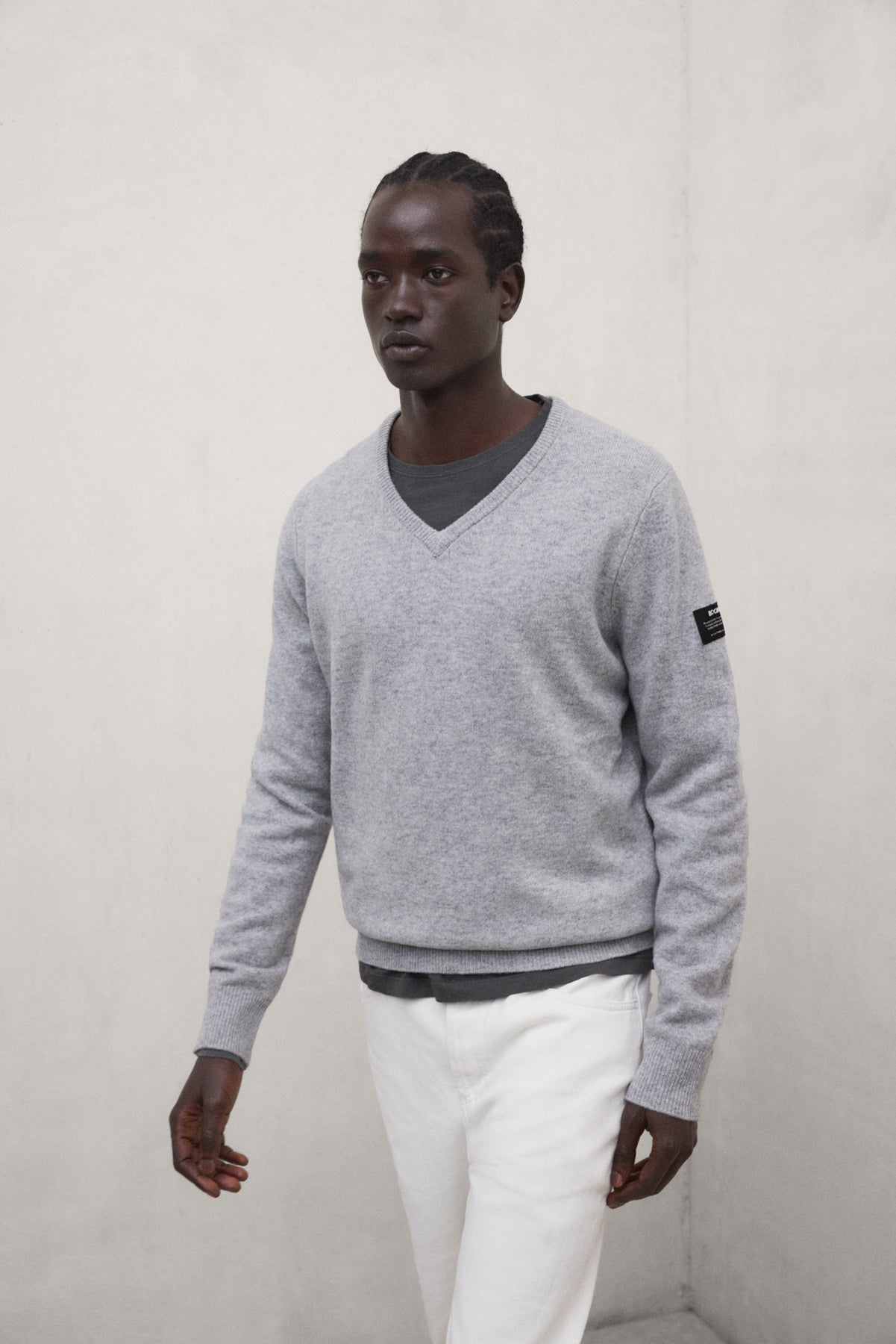 GREY VALLE SWEATER WITH LABEL