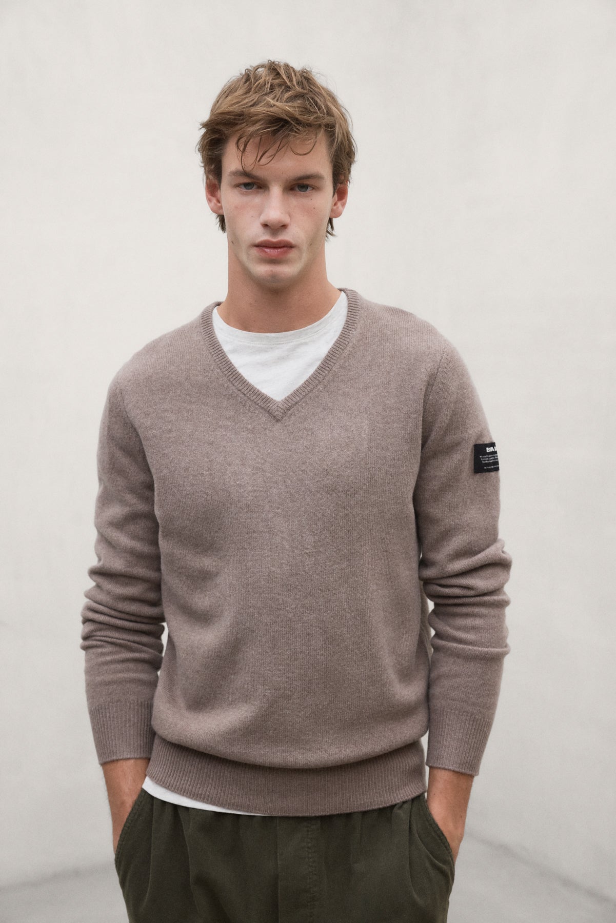 BROWN VALLE SWEATER WITH LABEL