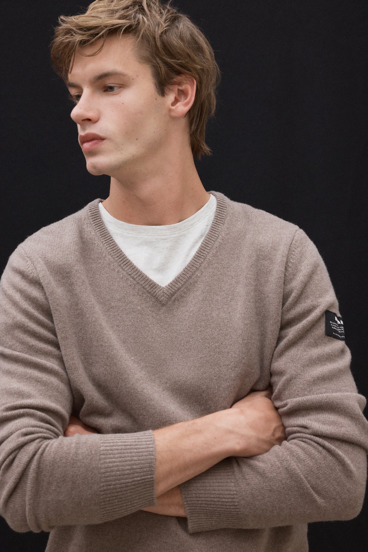 BROWN VALLE SWEATER WITH LABEL