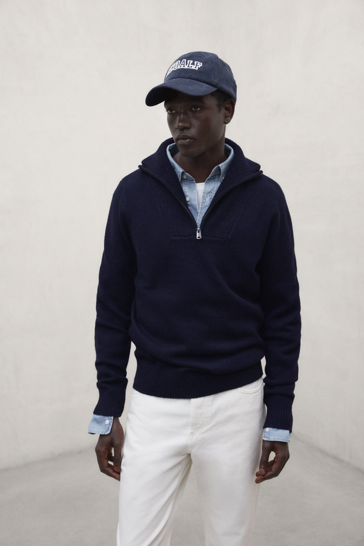 NAVY BLUE YECLO SWEATER