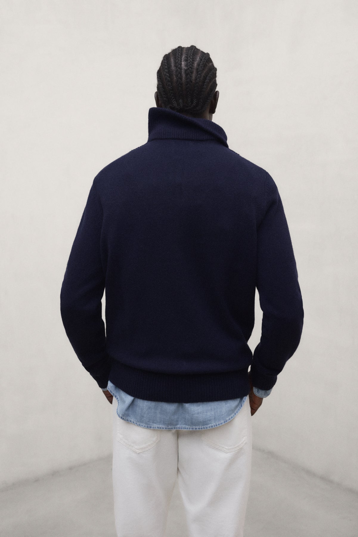 NAVY BLUE YECLO SWEATER