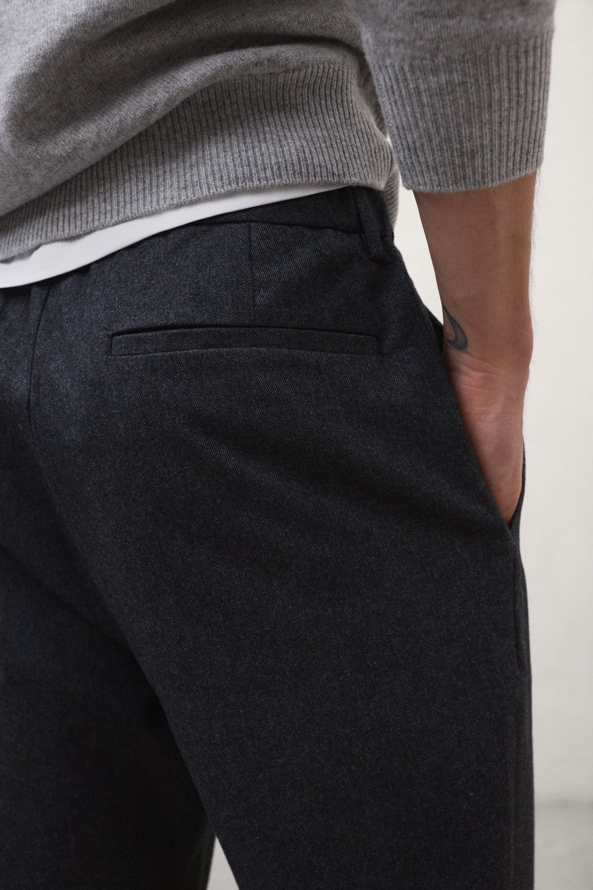 PANTALÓN BAFI GRIS OSCURO