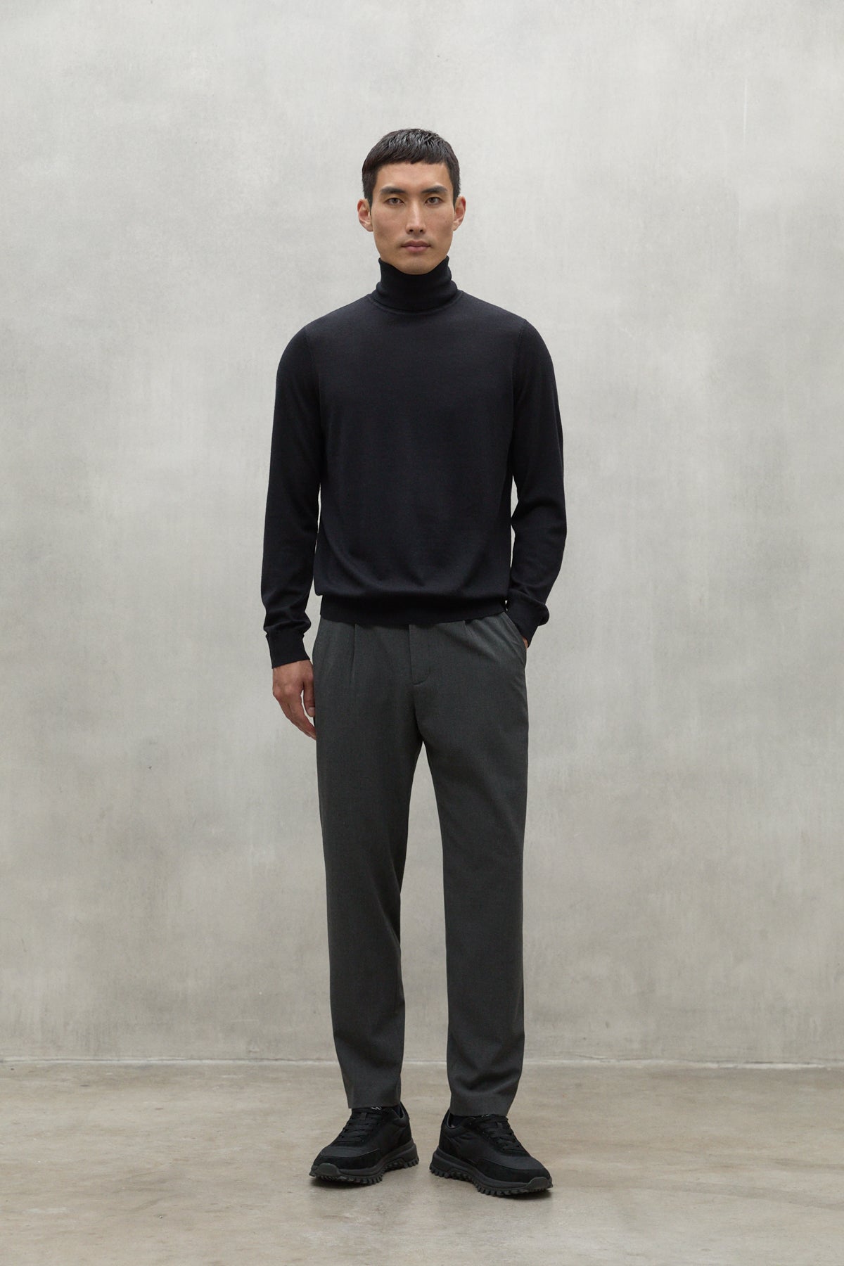 DARK GREY SEPIK TROUSERS