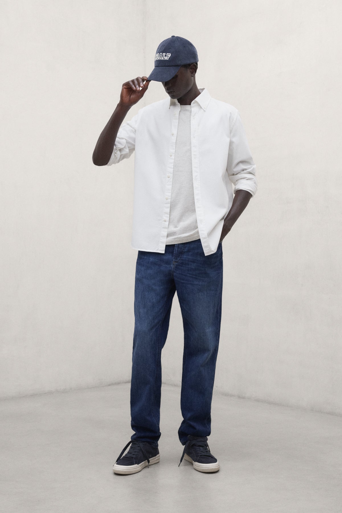 WHITE ANTEJO SHIRT
