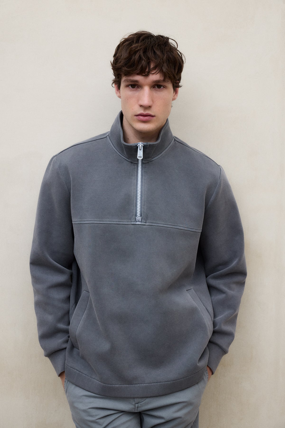 DARK GREY ALEX SWEATSHIRT