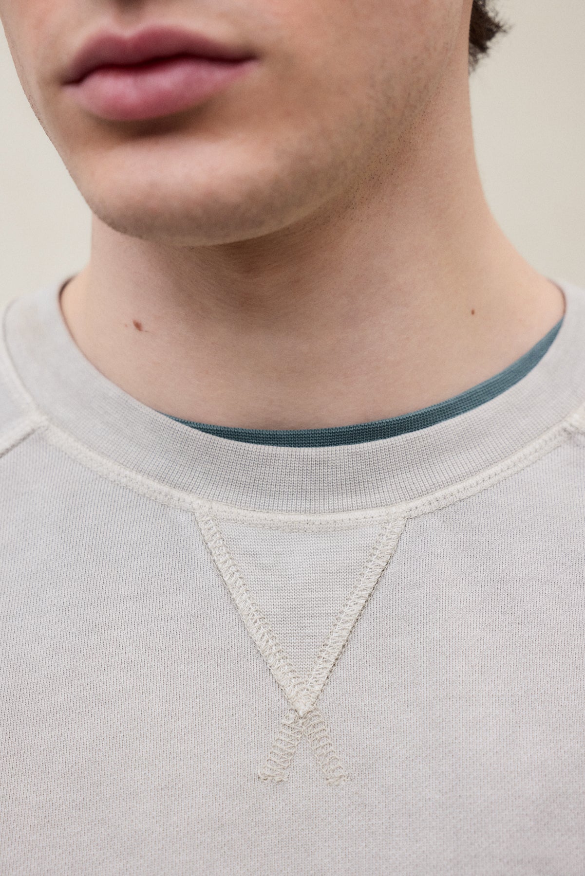 GREY BERJA SWEATSHIRT